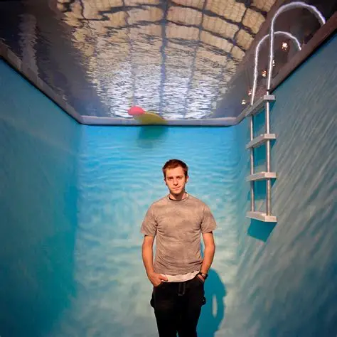 LEANDRO ERLICH